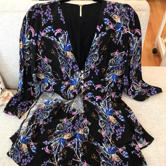 Free People Two-Pierce set - Picture 1 of 8